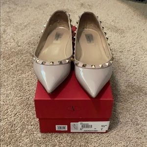 EUC Valentino rockstud flats